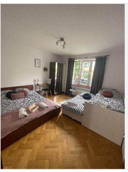 Privatunterkunft Cheerful 3 Bedroom House